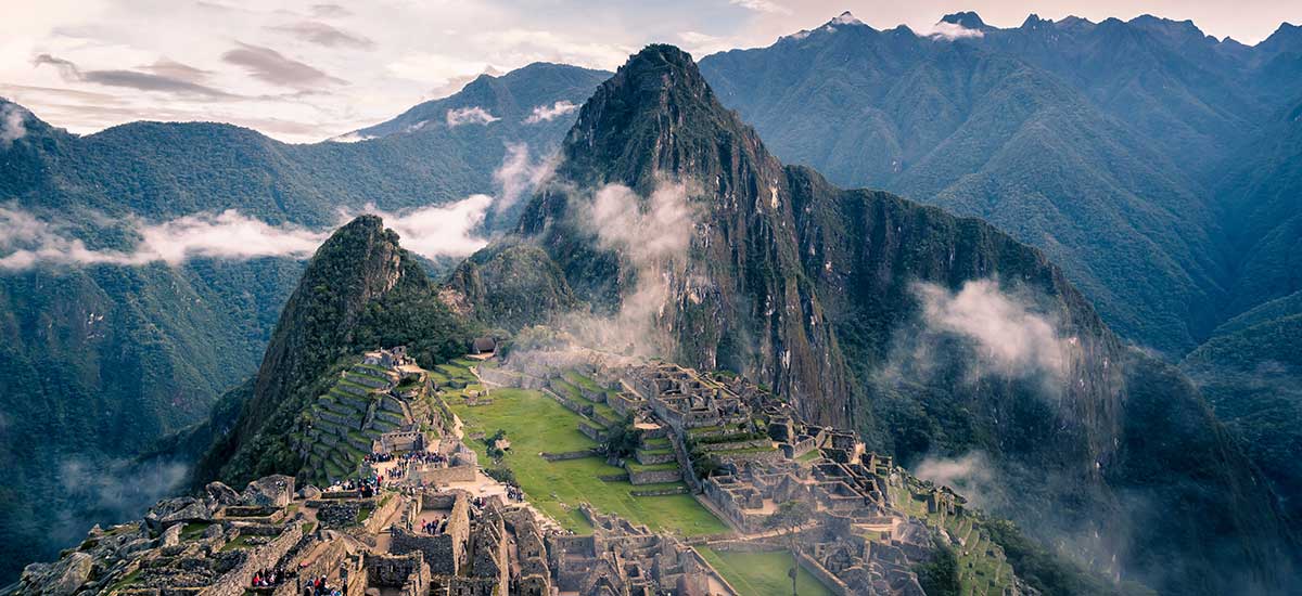Tour en Perú 30 días visita: Lima, Nazca, Machupicchu, Trujillo, Chiclayo, Señor de Sipan, Chavín De Huántar, Arequipa, Cusco, Puerto Maldonado